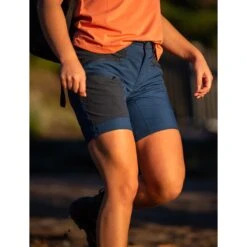 Lundhags Makke Light Damen Wandershorts - Gold/Dunkelgold 215 -Lundhags lundhags makke lt women s shorts light navy deep blue 671 6 1137018 1